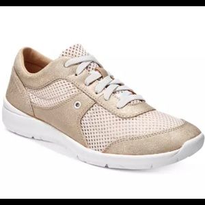 NEW easy sprit Women's Gogo Slip-On; Sneaker